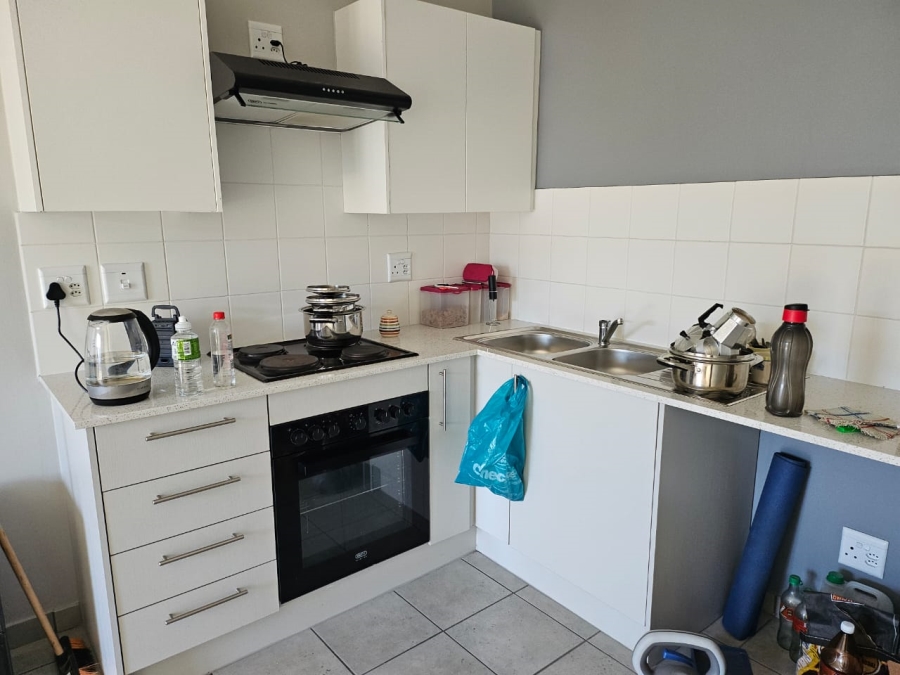 To Let 1 Bedroom Property for Rent in Parklands East Western Cape